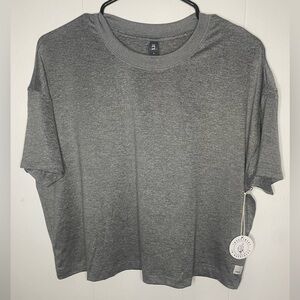 Vuori- Women’s Energy Tee Performance Top. Size Small. NWT